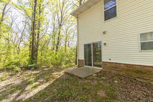 Building Photo - 430 NE Park Ln
