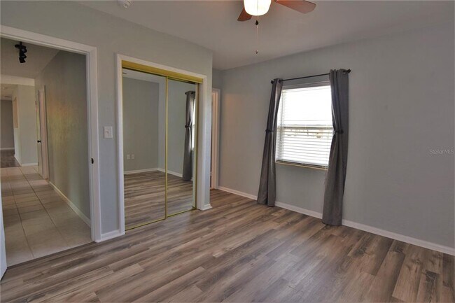 Building Photo - 21572 Edgewater Dr