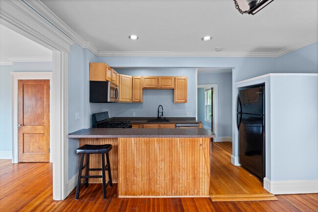 Building Photo - 809 Edgewood Ave