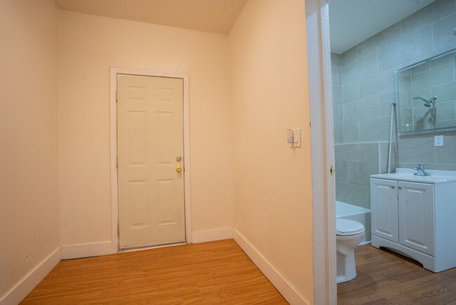 Building Photo - 1001 E Garfield St