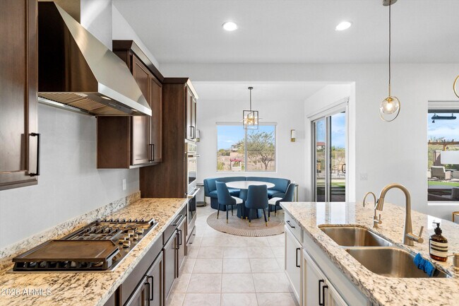 Building Photo - 10812 E Tesla Ave