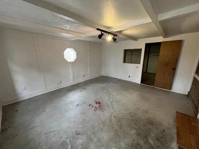 Building Photo - 2834 Java Ct