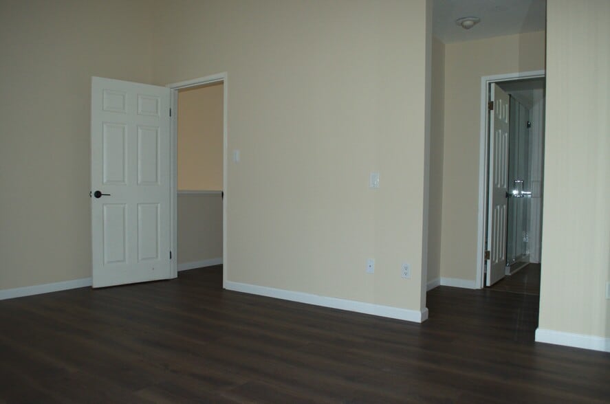 Building Photo - 22234 Miston Dr