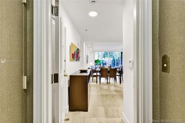 Building Photo - 251 Crandon Blvd