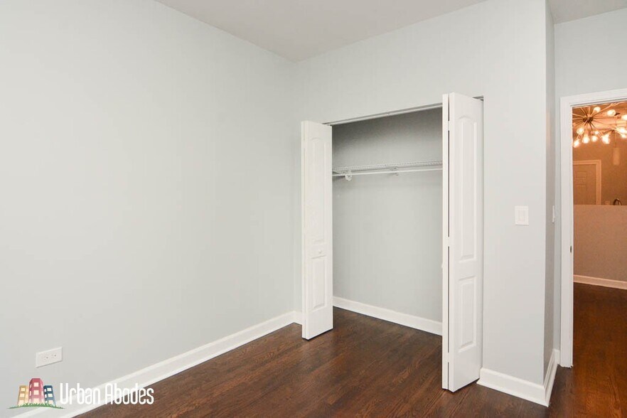 Building Photo - 3301 N Harding Ave