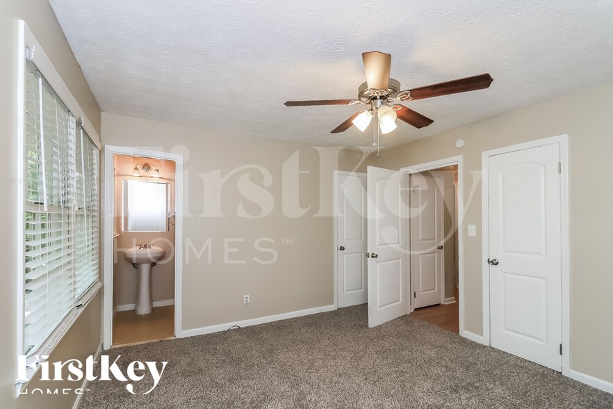 Building Photo - 3082 Lake Ranch Dr