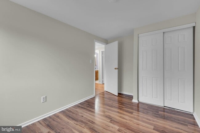 Building Photo - 8856 Youngsea Pl