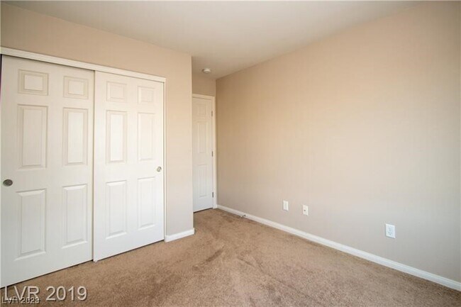 Building Photo - 6037 S Moonlight Beach