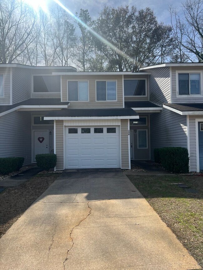Building Photo - 158 Woodfield Pl
