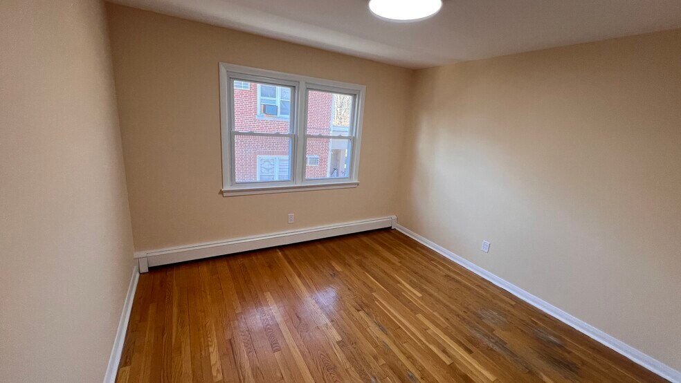 Building Photo - 372 Gilbert Ave