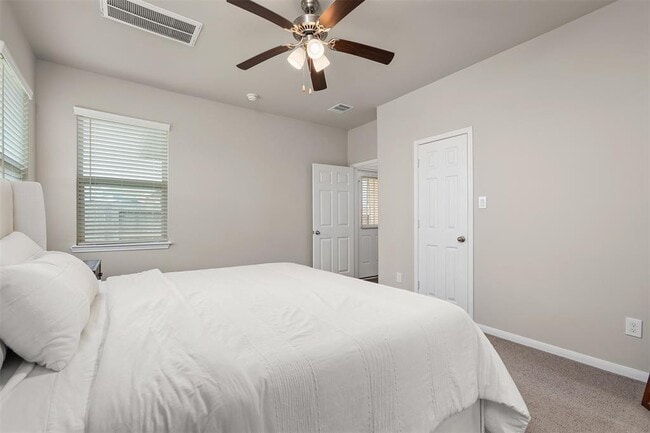 Building Photo - 13202 Villa Sola Dr