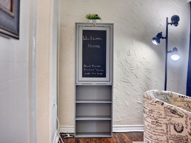 Building Photo - Room in Single Family Home on Hayes Ct