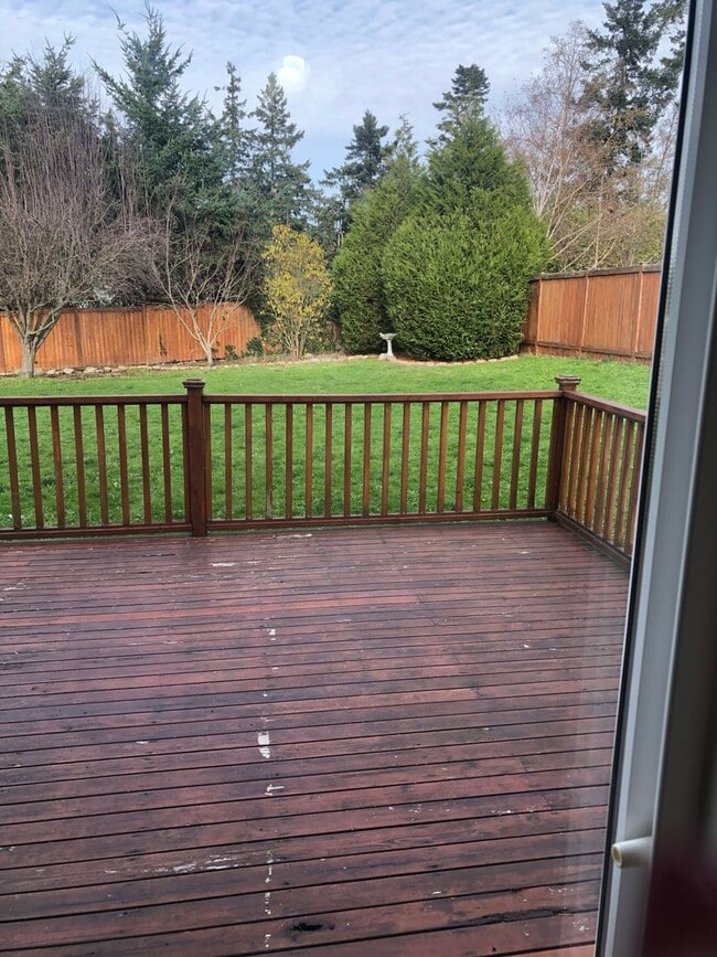 Building Photo - ***PENDING APPLICATION***Beautiful 3 Bedroom Home with Massive Garage and Bonus Room