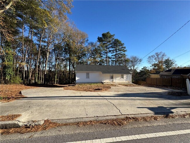 Building Photo - 3599 Ridge Rd SE