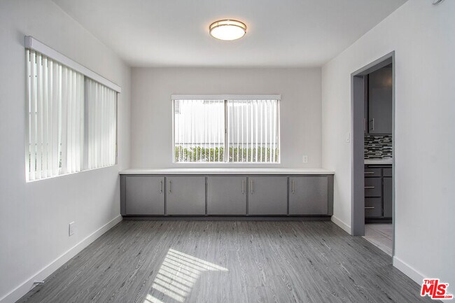 Building Photo - 450 S Los Robles Ave