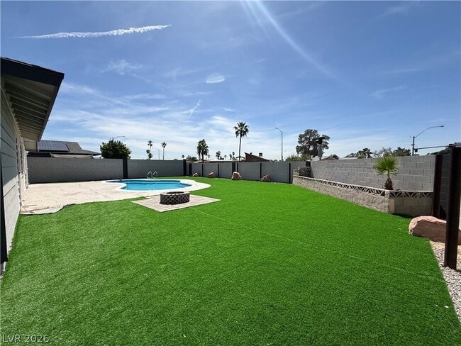 Building Photo - 6489 Bugbee Ave