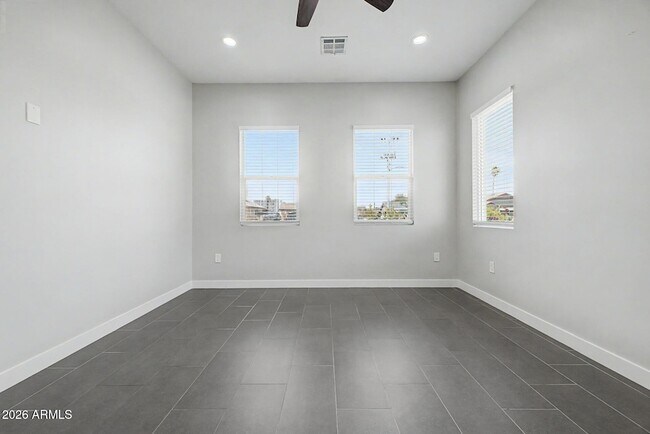 Building Photo - 1155 E Fillmore St