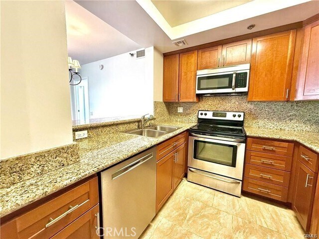 Building Photo - 525 E Seaside Way