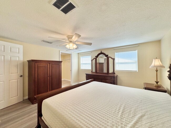 Building Photo - Furnished Apartment - Auburndale