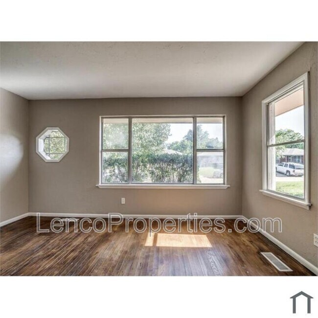 Building Photo - 2741 SW Murray Dr