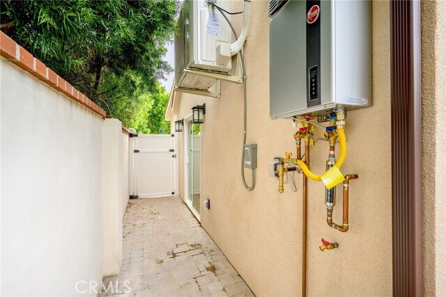 Building Photo - 3505 Rosemary Ave