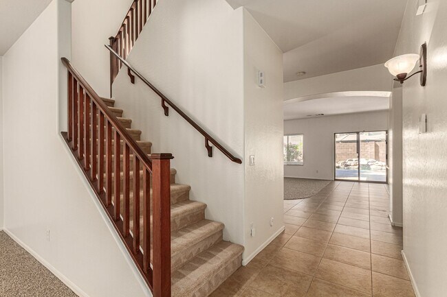 Building Photo - Chandler 4 Bedroom - 2.5 Bathroom with Pri...