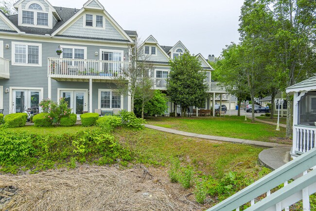 Building Photo - 750 Quinnipiac Ave
