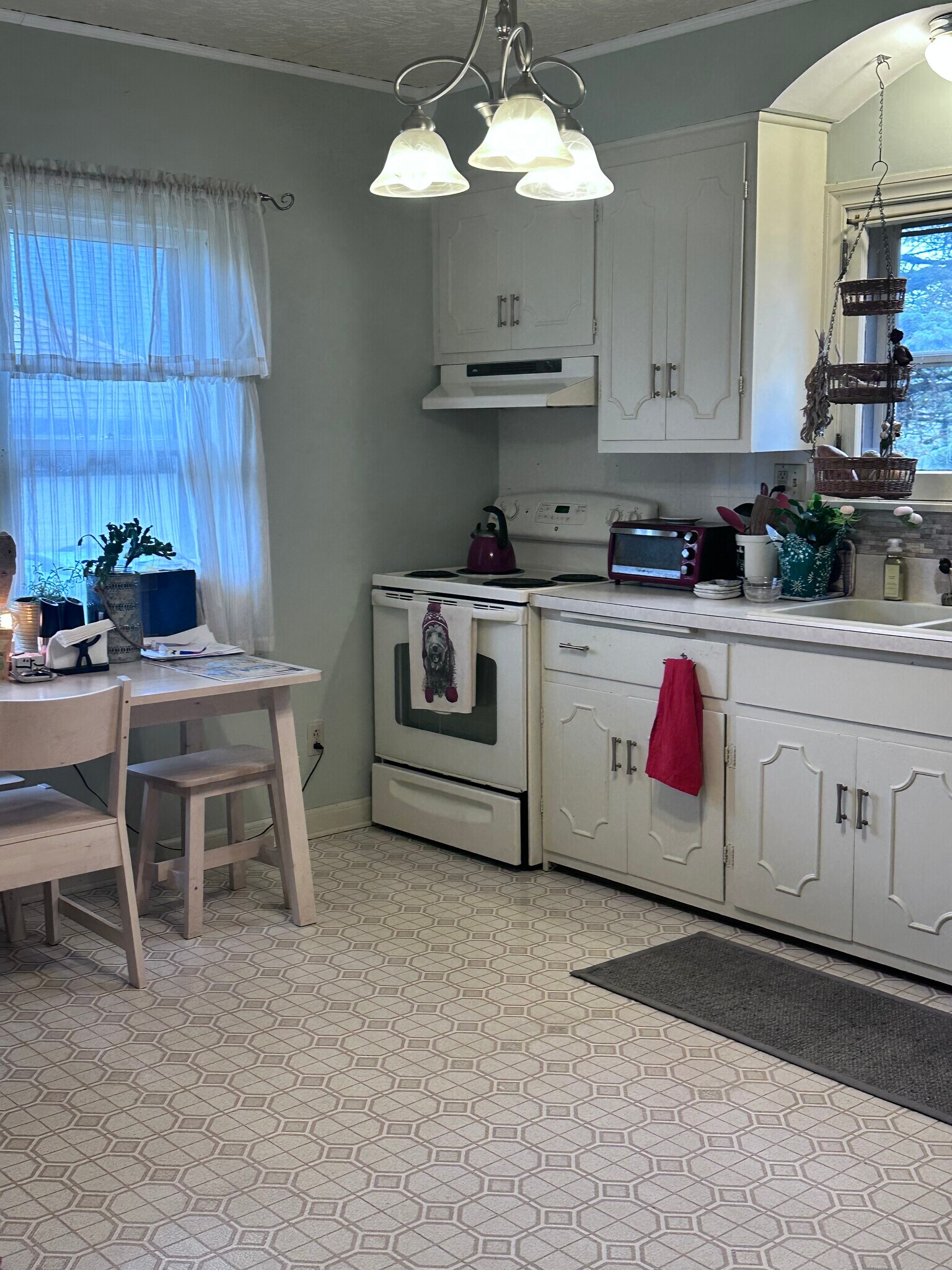 Building Photo - 3508 S Pine Ave