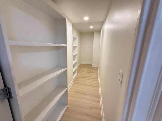 Building Photo - 1570 Briergate Dr