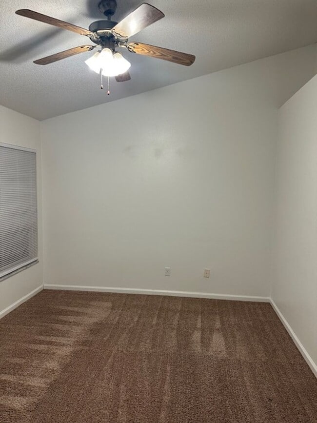 Building Photo - 2507 Woods Edge Cir