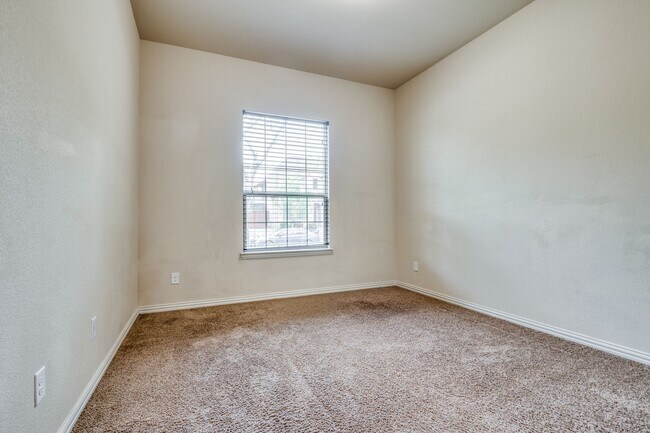 Building Photo - Luxurious 4BR/3BA Home in Grand Prairie – ...