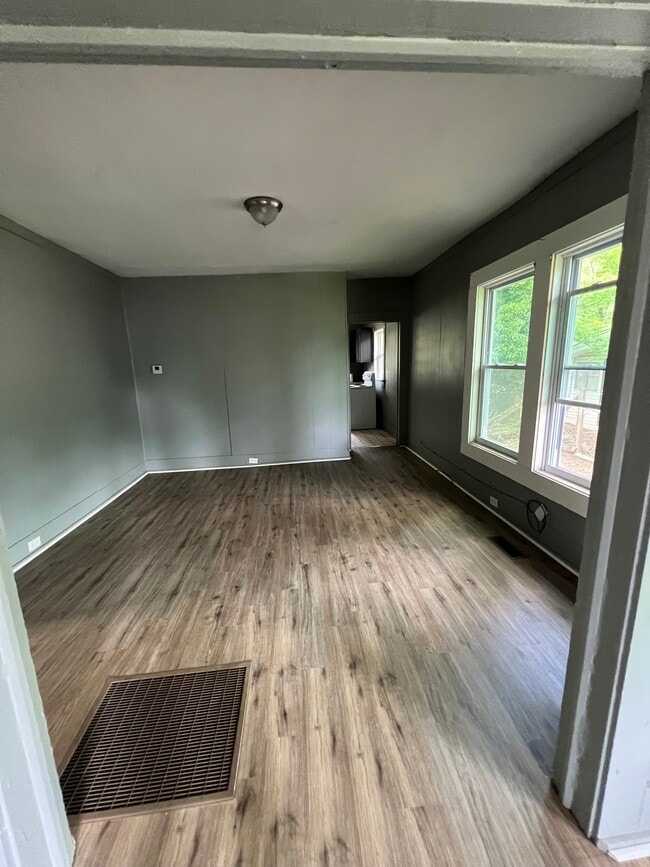 Building Photo - 4816 Avenue S