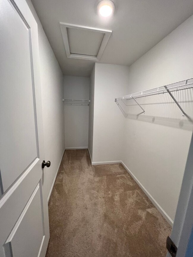 Building Photo - 2-bedroom 2.5 bath Luxury Townhome located...