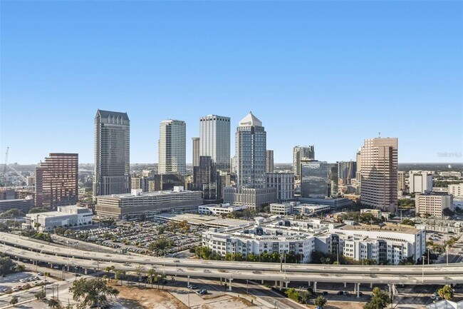 Building Photo - 1000 Water St