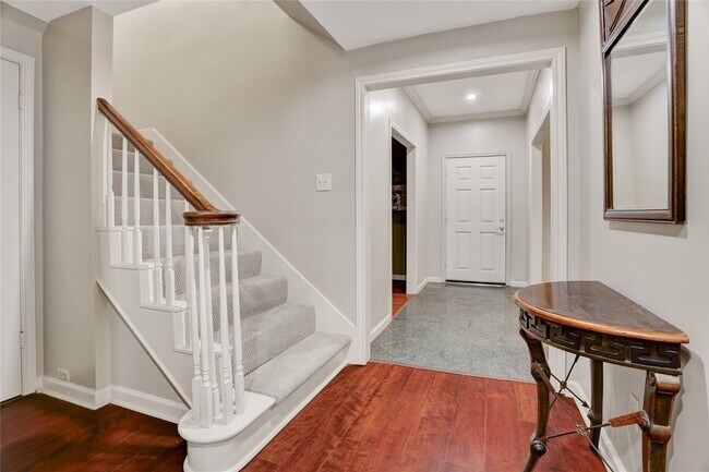 Building Photo - 7514 Olympia Dr