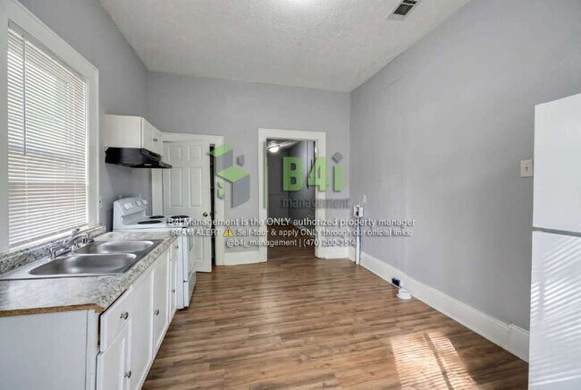 Building Photo - 1240 Rocky Creek Rd