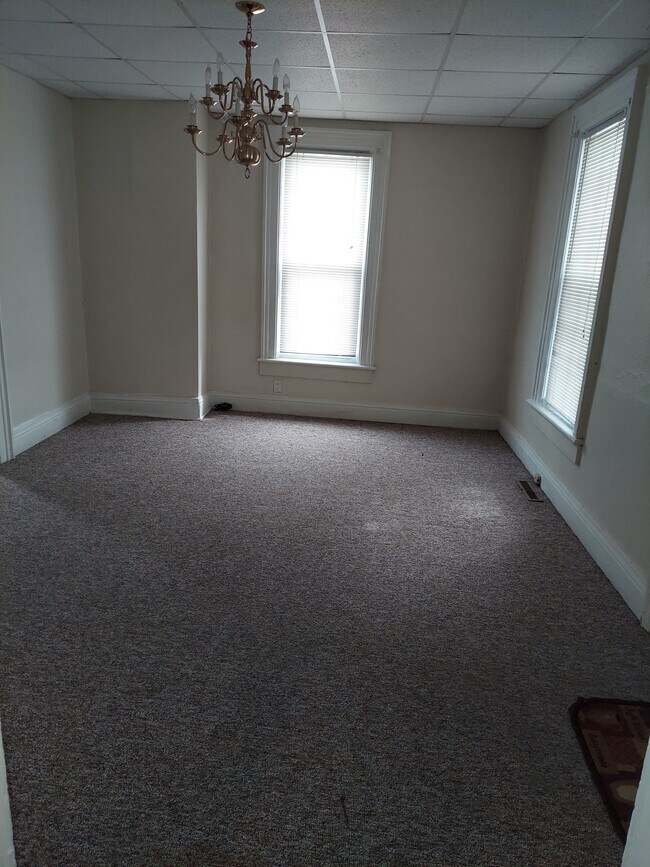 Building Photo - 718 W Jackson St