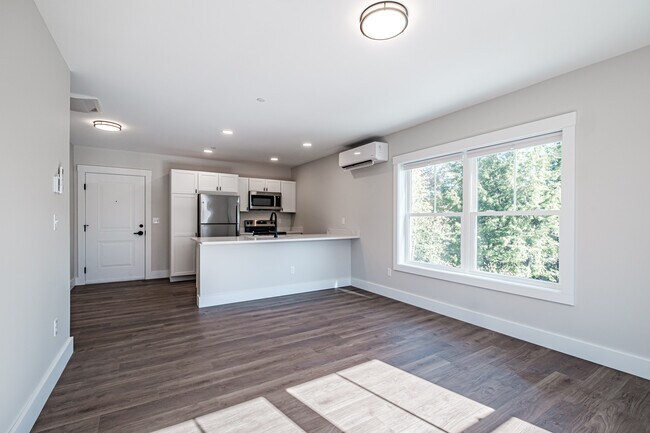 Building Photo - 12 S Bridgton Rd