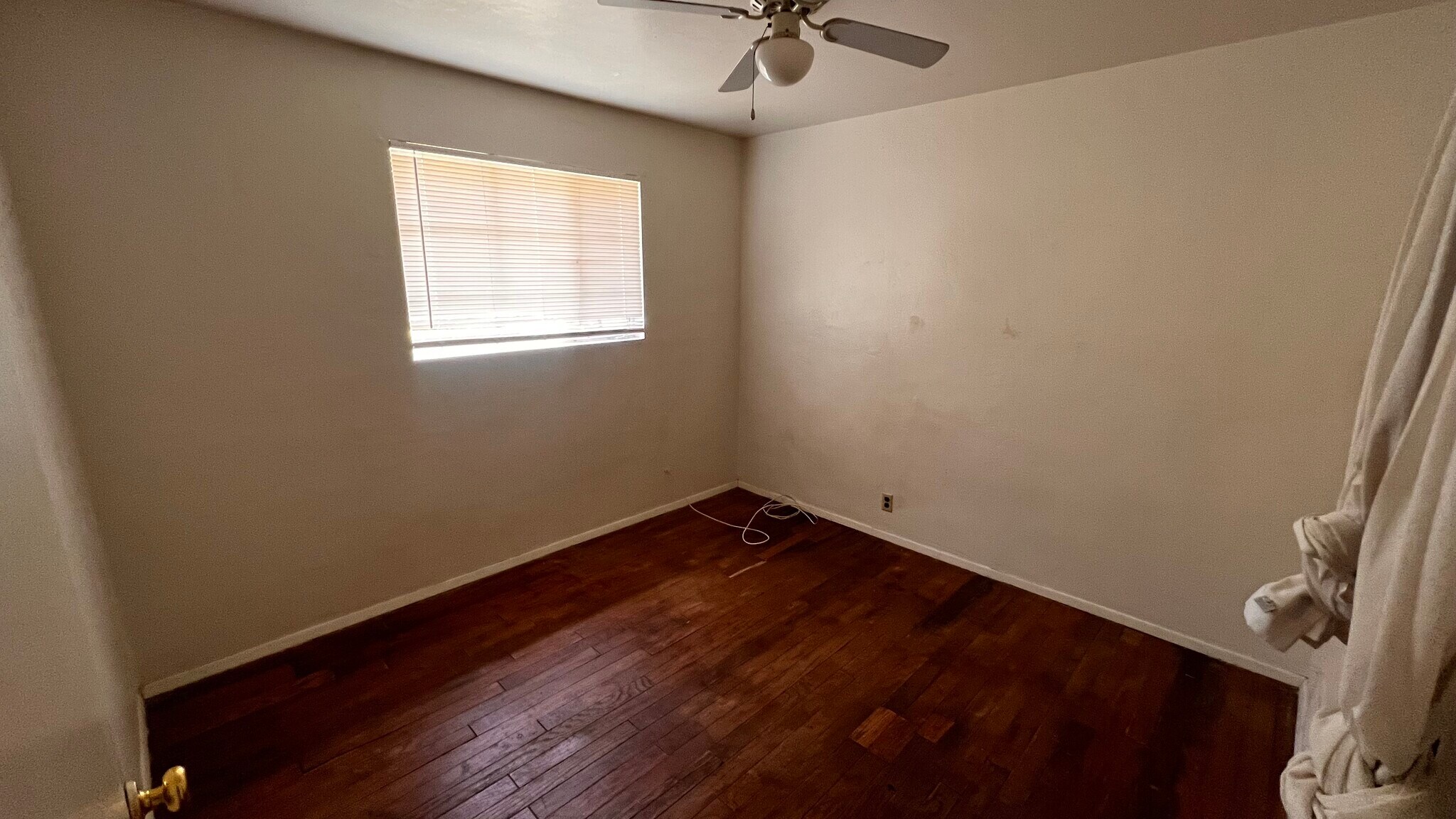 Building Photo - 1455 E Cedar St