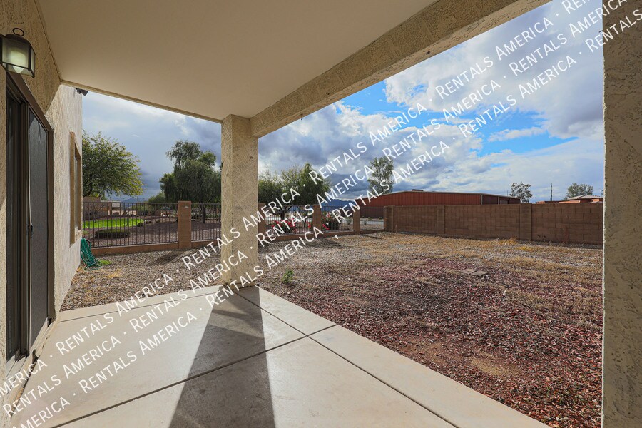 Building Photo - 7312 S 56th Ln