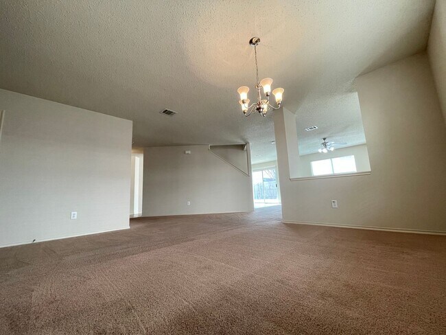 Building Photo - Keller ISD-5 BED, 4 BATH-AMAZING PRICE!