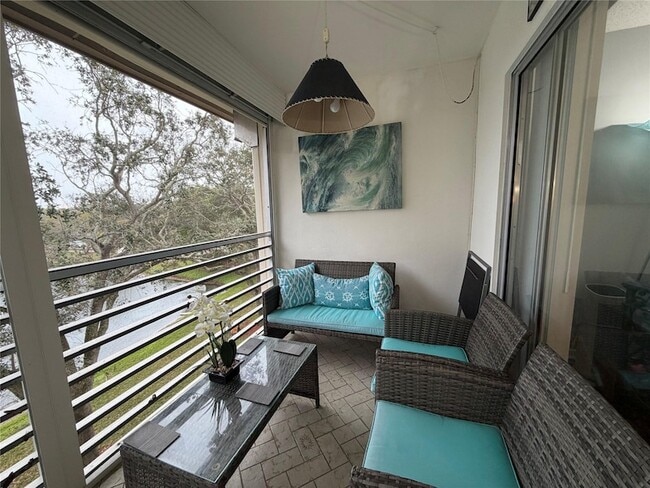 Building Photo - 2304 Lucaya Ln