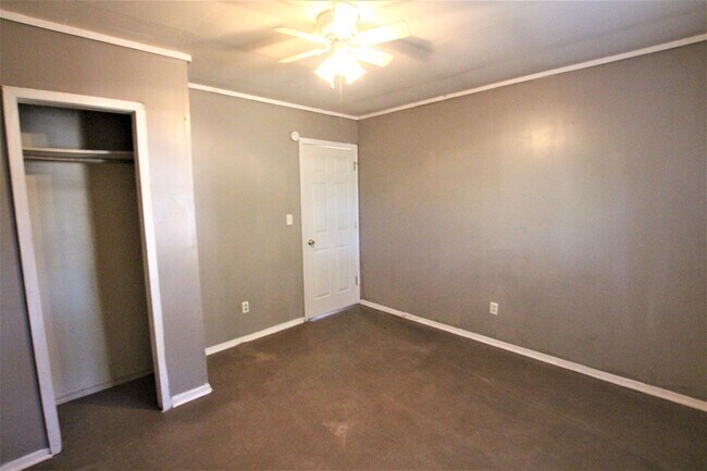 Building Photo - Coming Soon: 2 Bedroom, 1 Bath (Plus Bonus...