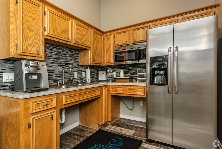 Clubhouse Coffee Bar and Kitchen - Cimarron Court