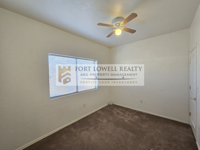 Building Photo - 920 W Starr Pass Blvd