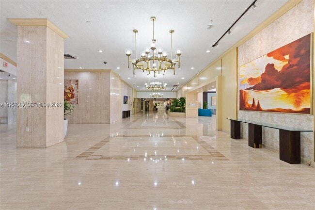 Building Photo - 4101 Pine Tree Dr