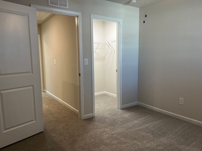 Building Photo - New Garner Townhome, Amazing Bedroom Suite...