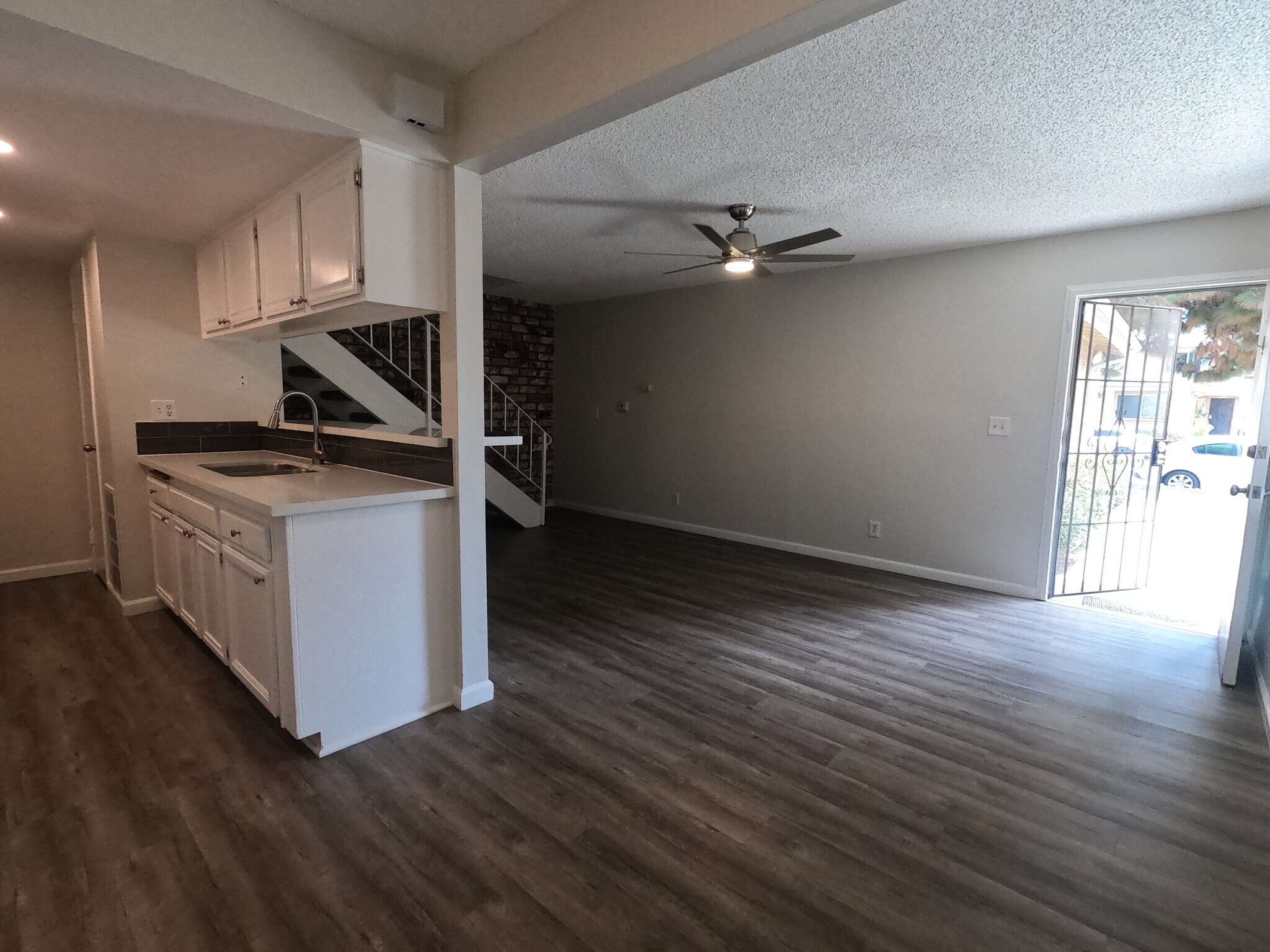 Building Photo - 2603 Sextant Ave