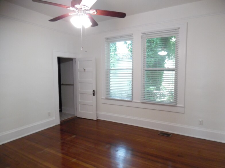 Building Photo - 1903 S-4-359