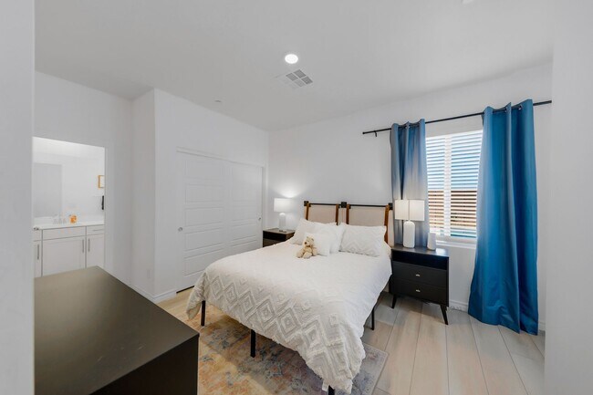 Building Photo - 2023-Built Liberty Floorplan-NEXT-GEN Suite w/3338 sq ft living space w/5 BR’s, 4 1/2 BA's, 3 car...